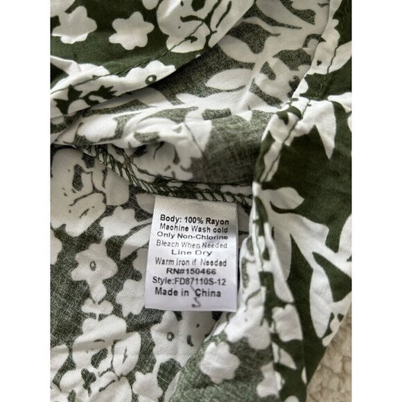 Fun2Fun Green White Floral Maley Pleated V-Neck 3/4 Sleeve Blouse Size XS - Picture 5 of 8